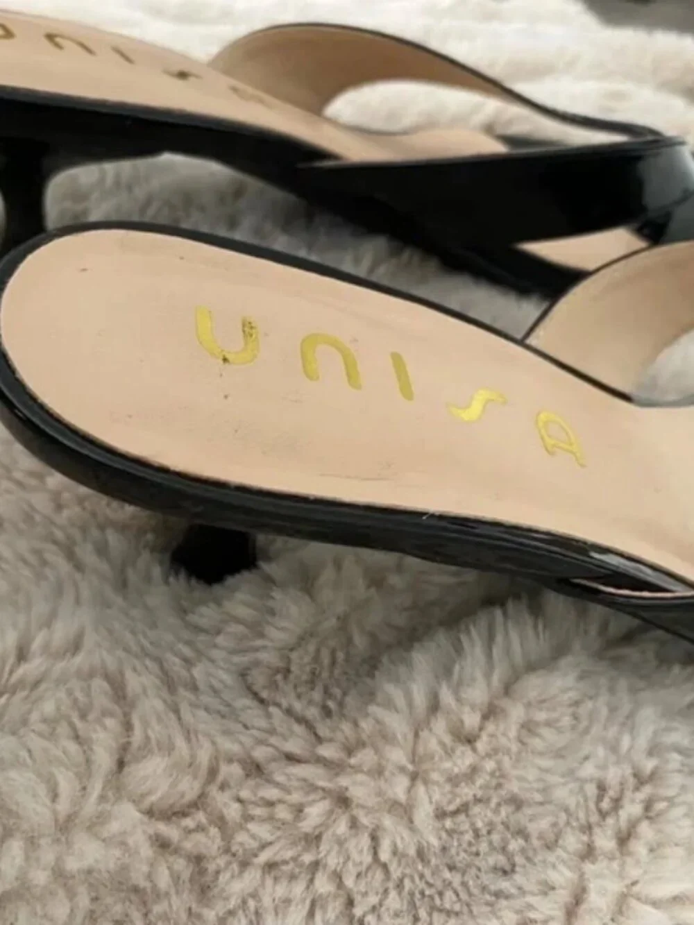 Kitten heels